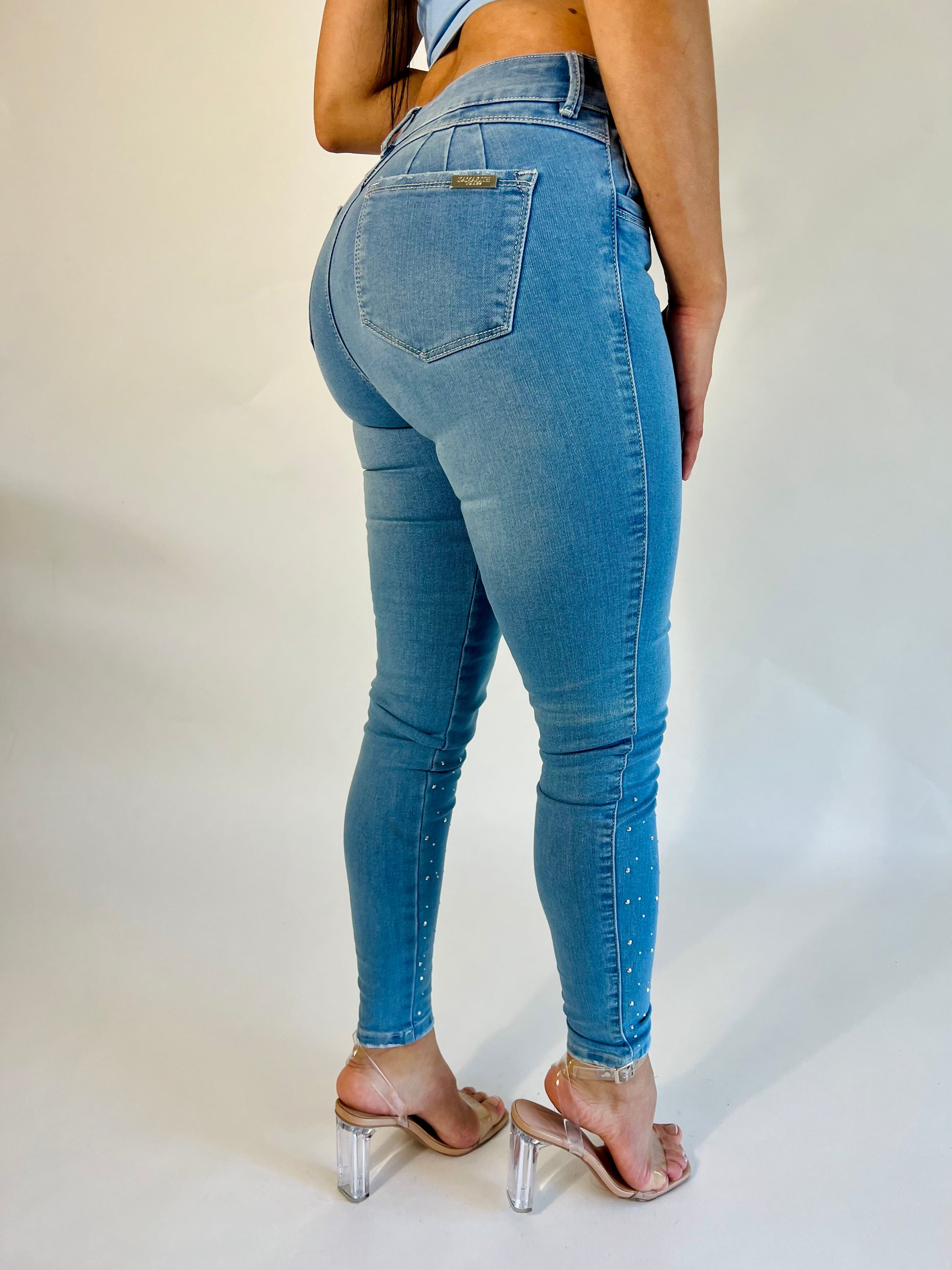 Colombian Jeans With Butt Lift and Shine – Shark Angels